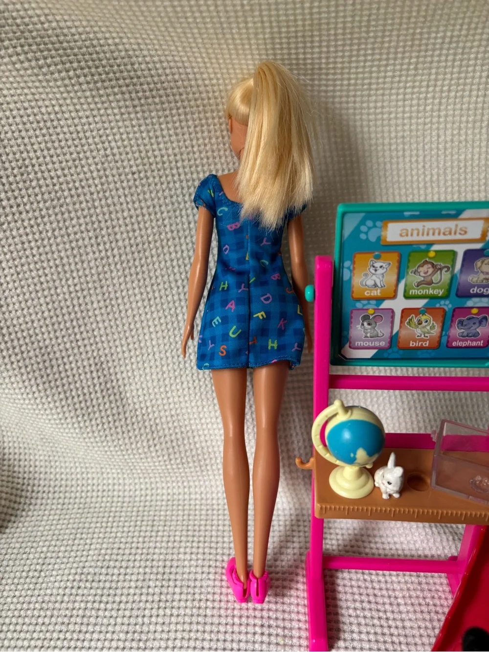 Barbie Kindergarten School doll Easel w space Animals Dino & Chelsea Kelly lot
